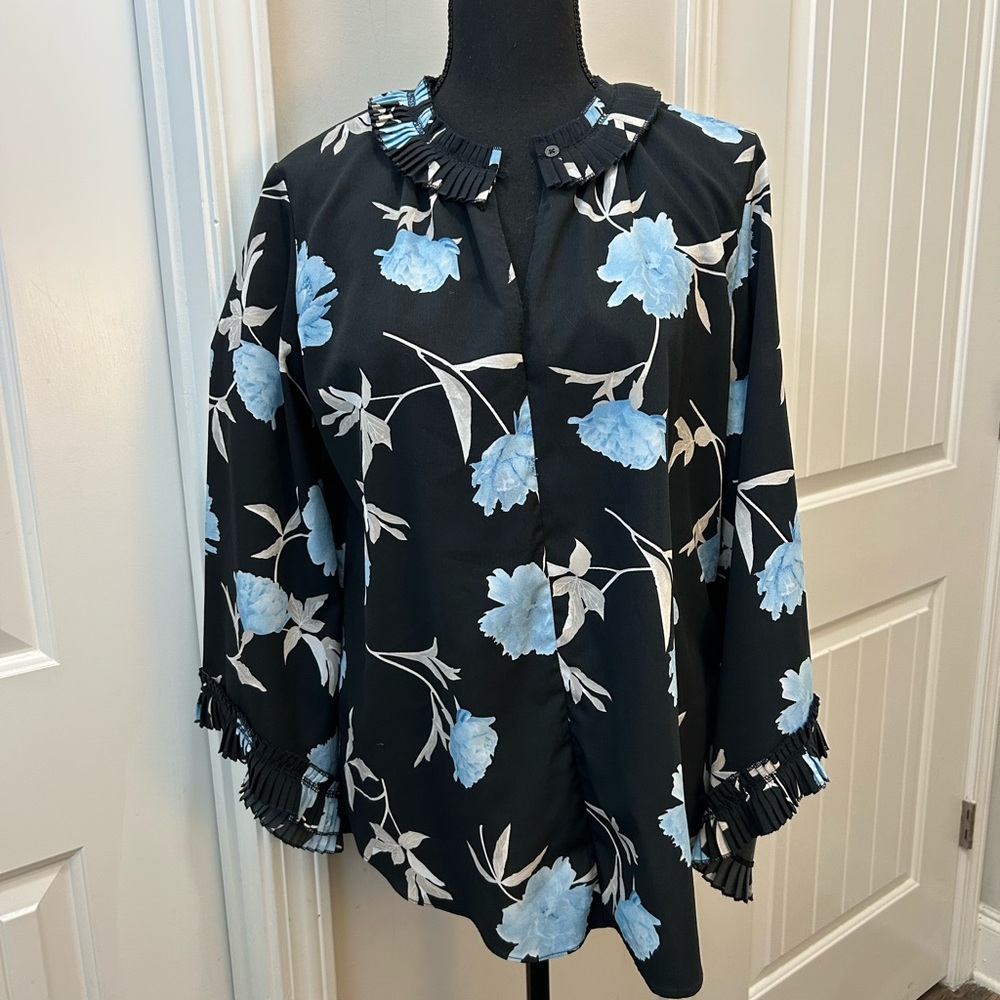 Ellen Tracy Black Blue Floral Ruffle Neck Blouse Women's Size Medium